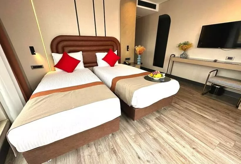 اتاق لوکس با بالکن, Edition Old City Hotel