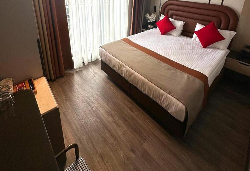 キングサイズベッドのデラックスルーム, Edition Old City Hotel