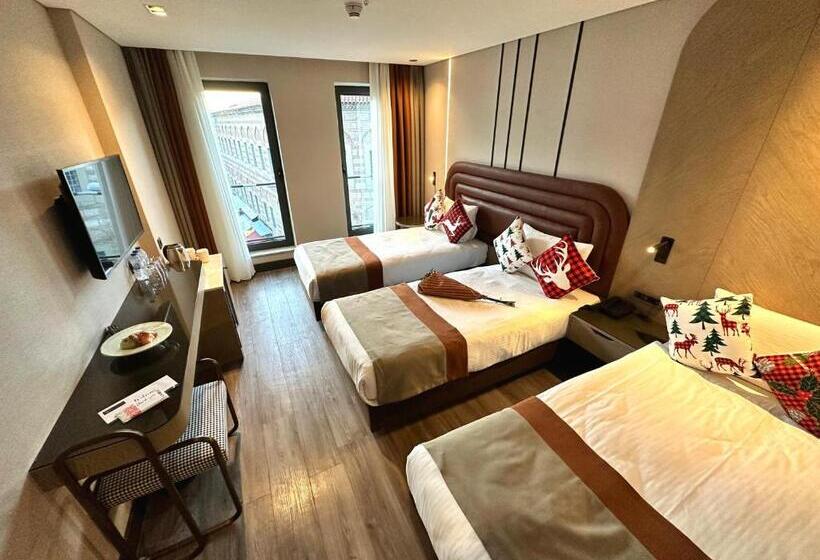 اتاق لوکس سه تخته, Edition Old City Hotel