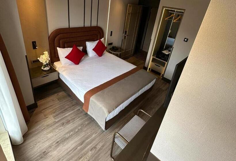 اتاق استاندارد با تخت بزرگ, Edition Old City Hotel