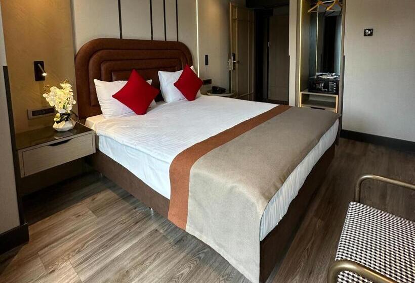 اتاق استاندارد با تخت بزرگ, Edition Old City Hotel