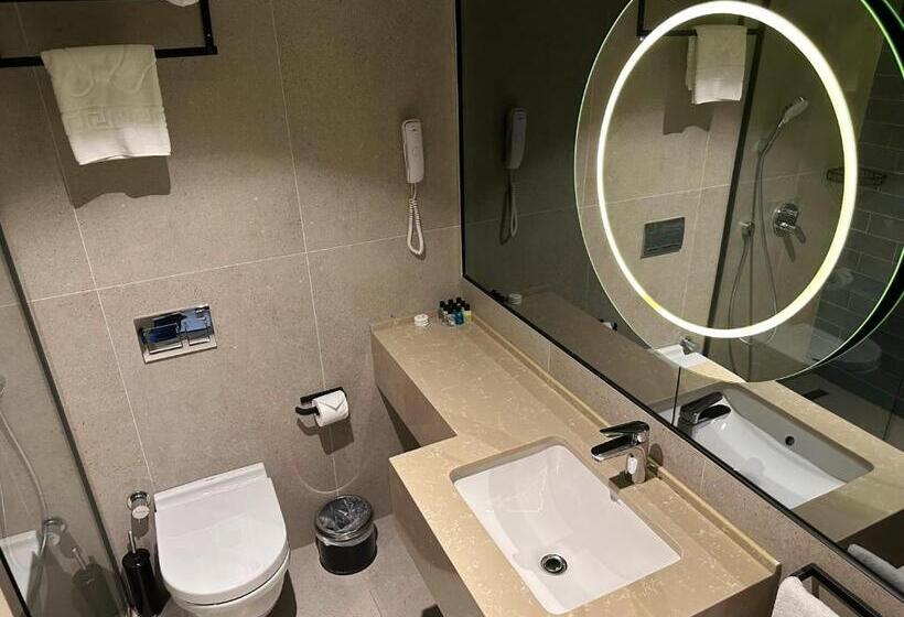 اتاق لوکس با بالکن, Edition Old City Hotel