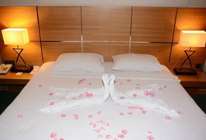 اتاق لوکس, Anemon Kent Ege