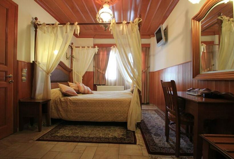 Номен Superior с Гидромассажем, Archontiko Metsovou Luxury Boutique
