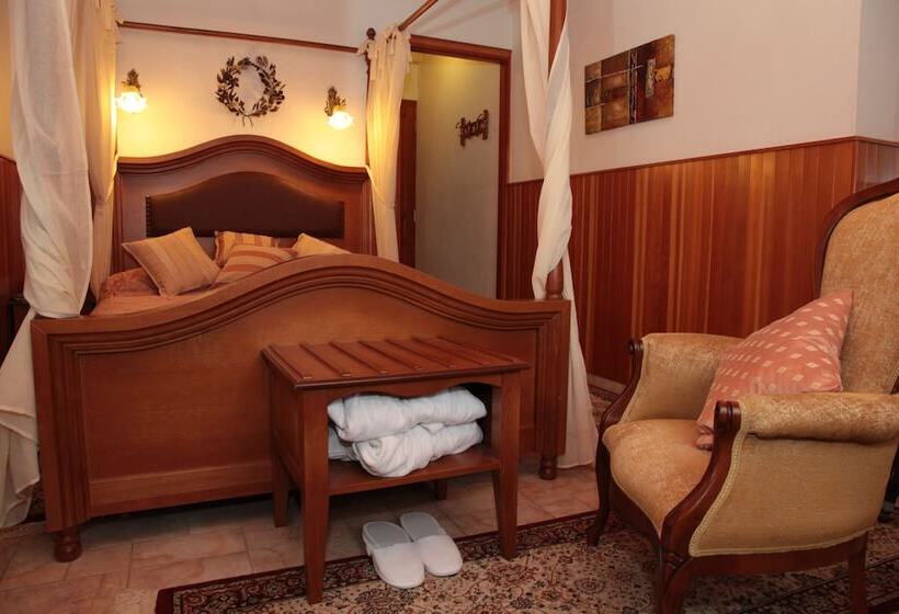 디럭스 자쿠지룸, Archontiko Metsovou Luxury Boutique