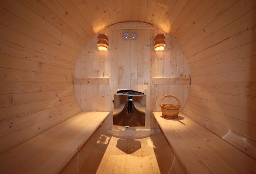 디럭스 자쿠지룸, Archontiko Metsovou Luxury Boutique