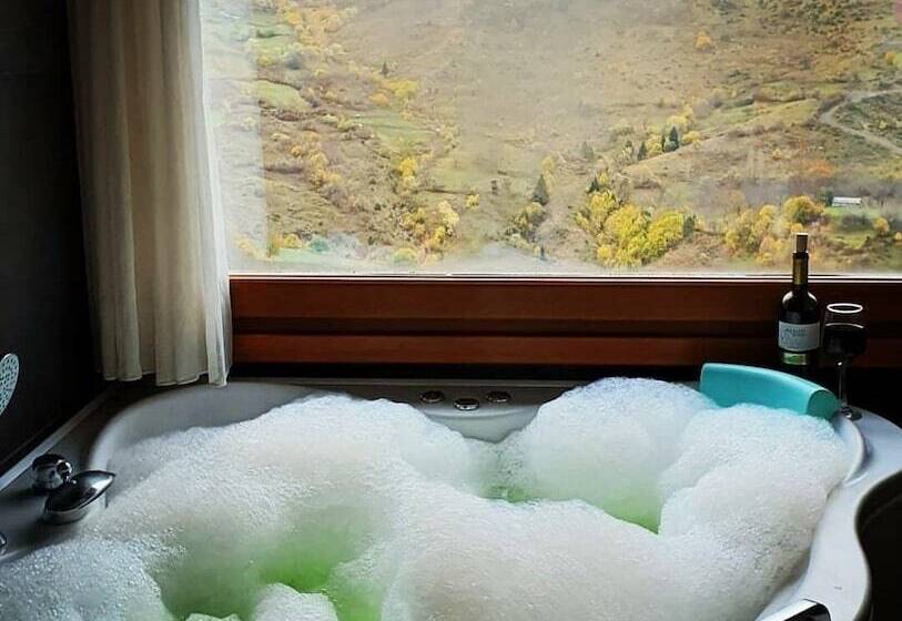 주니어 스위트, Archontiko Metsovou Luxury Boutique