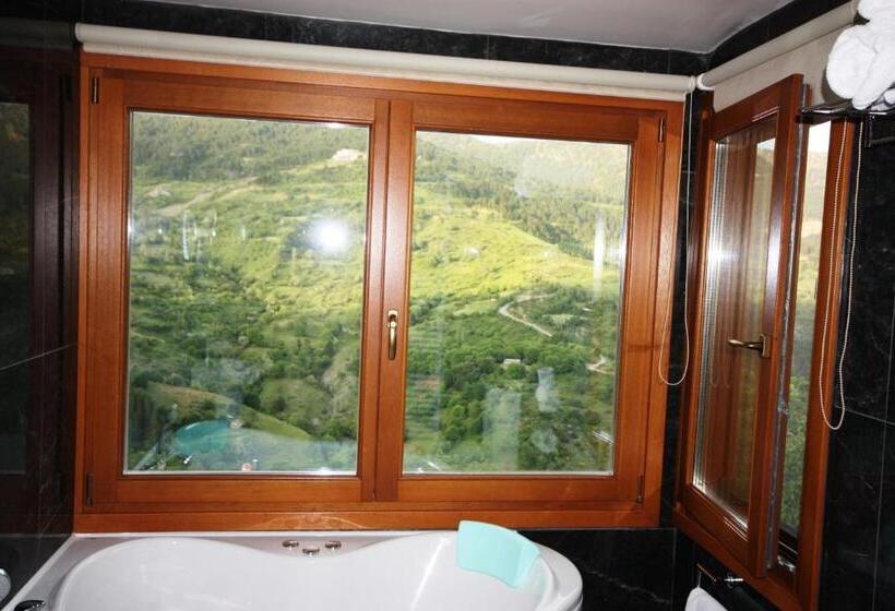 Люкс, Archontiko Metsovou Luxury Boutique