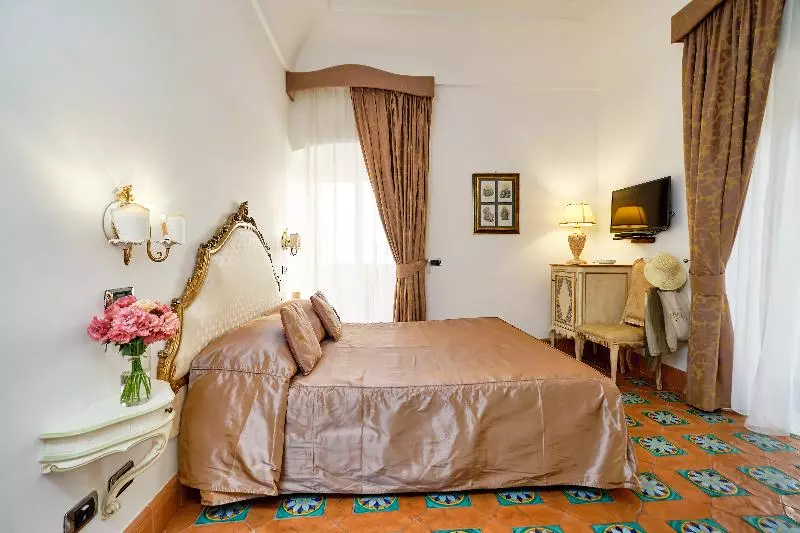 اتاق لوکس, Botanico San Lazzaro