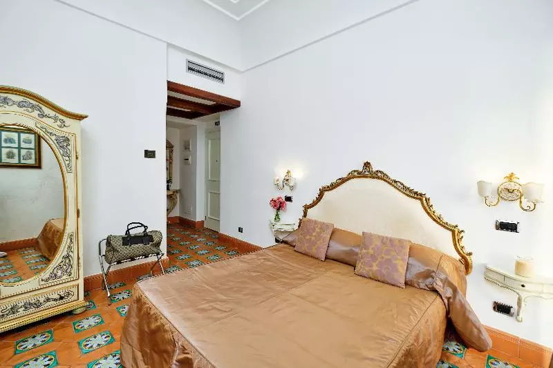 اتاق لوکس, Botanico San Lazzaro
