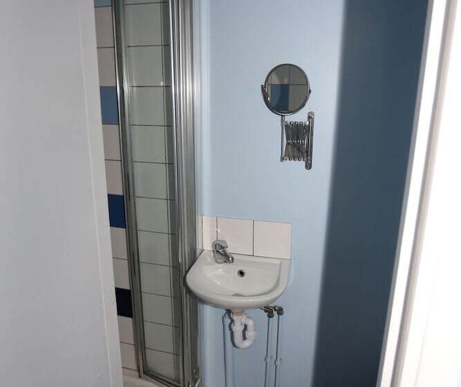 Номер Стандарт Трехместный, Charlie