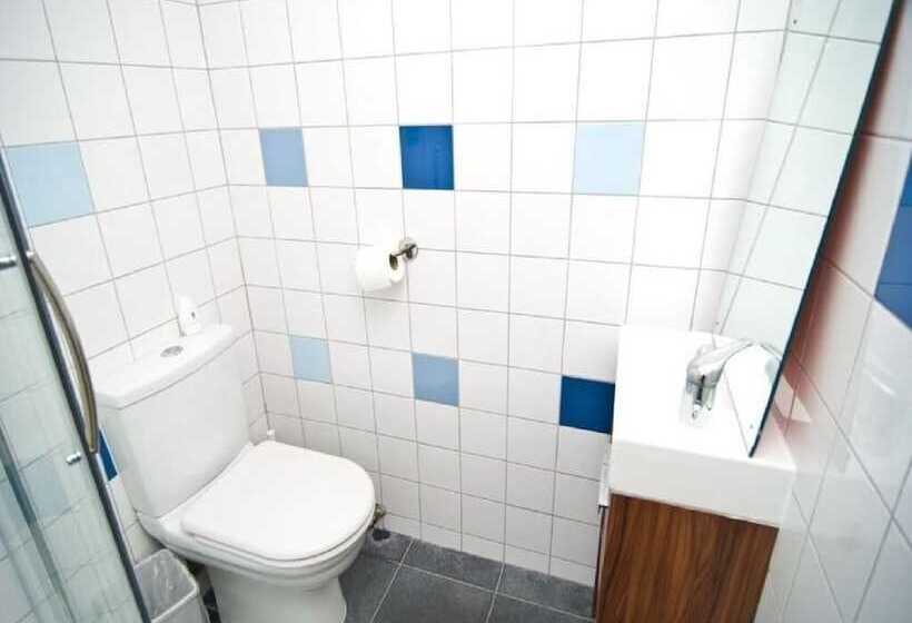 Номер Стандарт Трехместный, Charlie