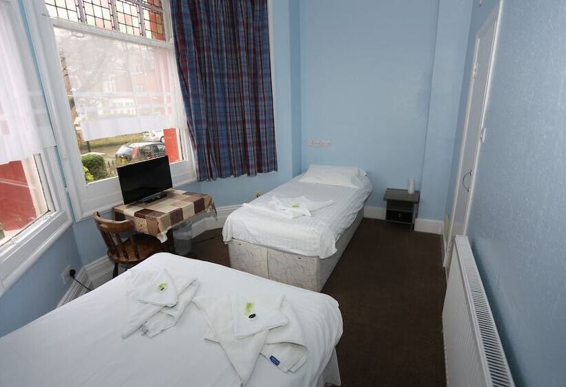 Номер Стандарт Трехместный, Charlie