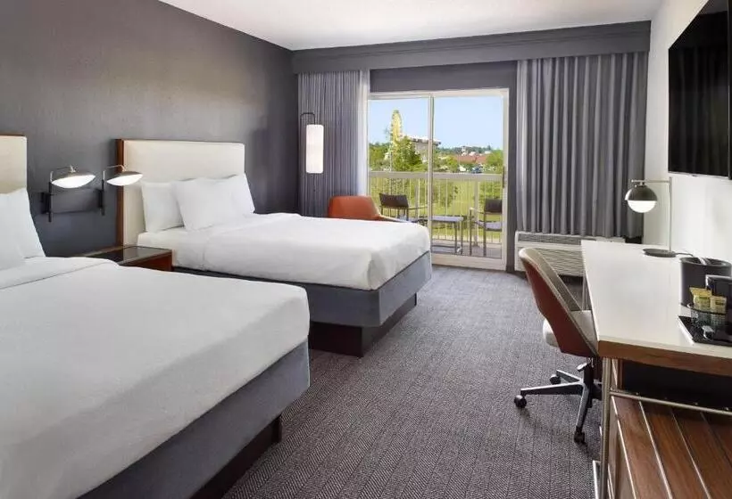 اتاق استاندارد با بالکن, Courtyard By Marriott Myrtle Beach Broadway