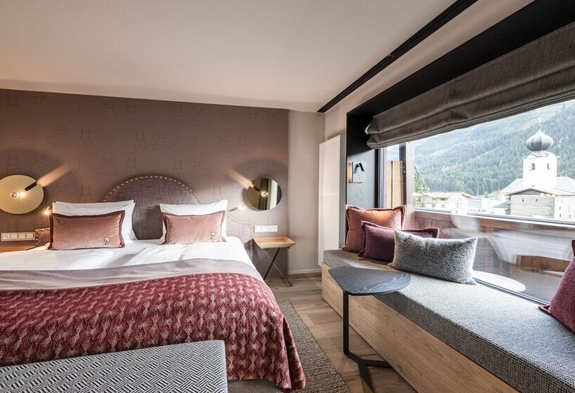 חדר דלוקס עם מרפסת, Eva,village