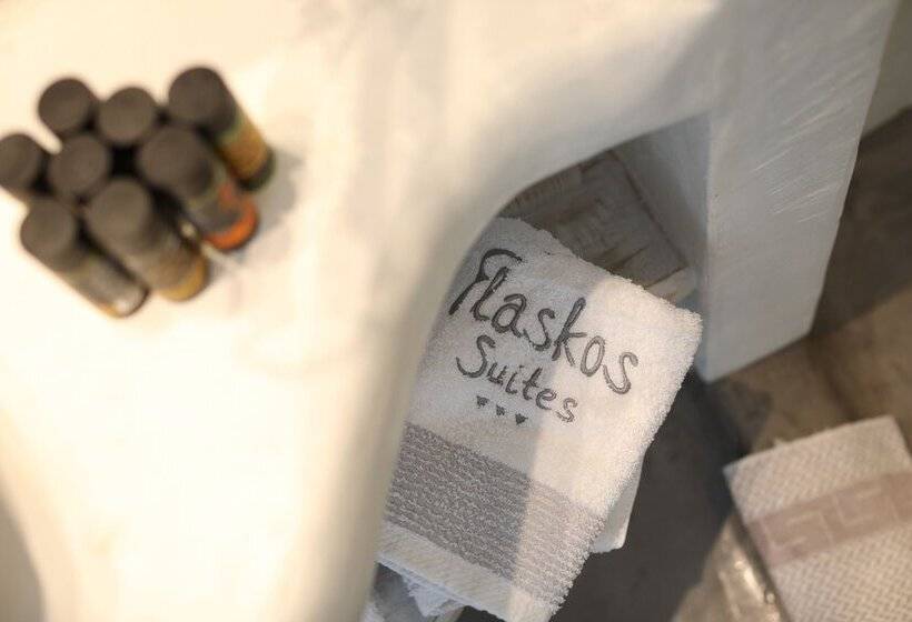 דירת חדר נוף לים, Flaskos Suites And More