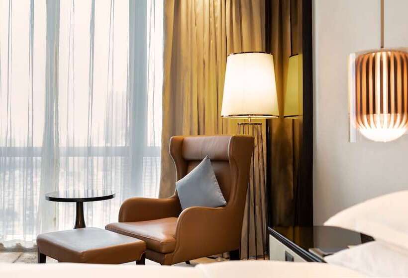 스탠다드 룸 킹사이즈 침대, Hilton Shenzhen Futian