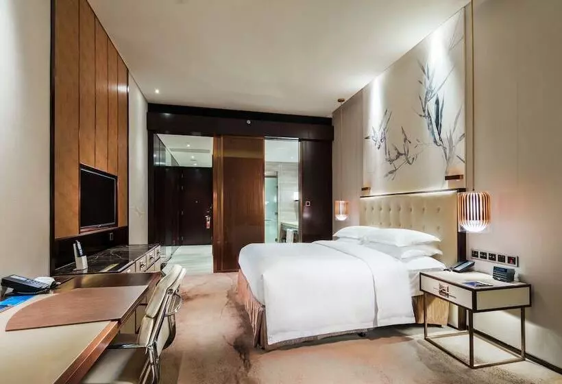 キングサイズベッドのデラックスルーム, Hilton Shenzhen Futian