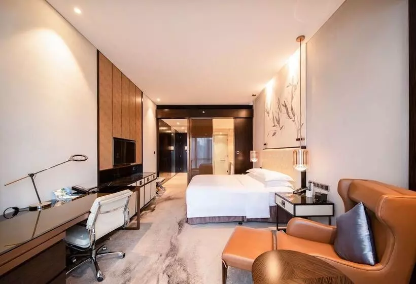 キングサイズベッドのエクゼクティブルーム, Hilton Shenzhen Futian