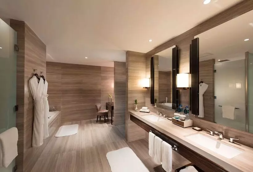 キングサイズベッドのデラックススイート, Hilton Shenzhen Futian