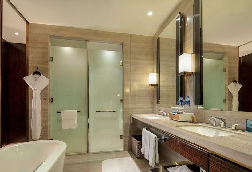 디럭스 스위트 킹 침대, Hilton Shenzhen Futian