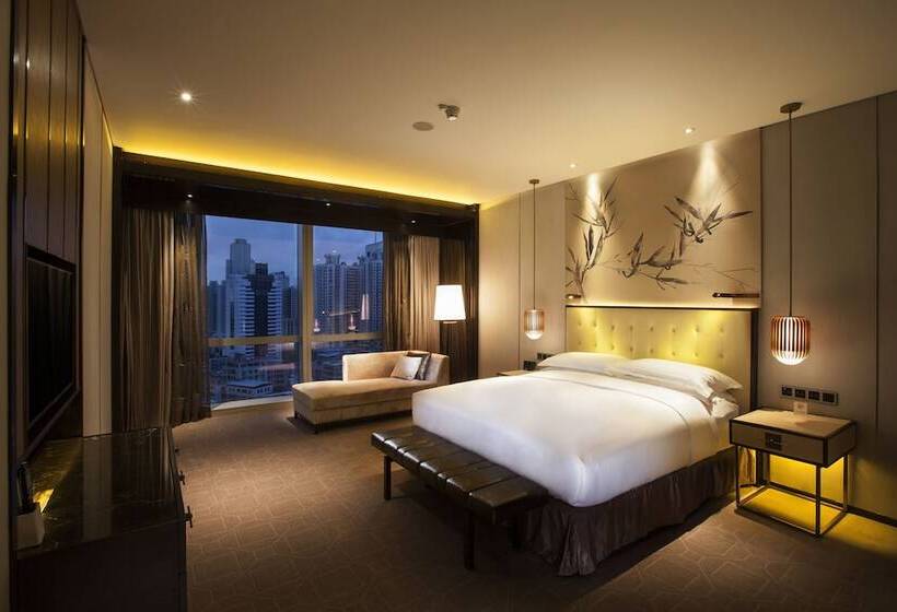 디럭스 스위트 킹 침대, Hilton Shenzhen Futian