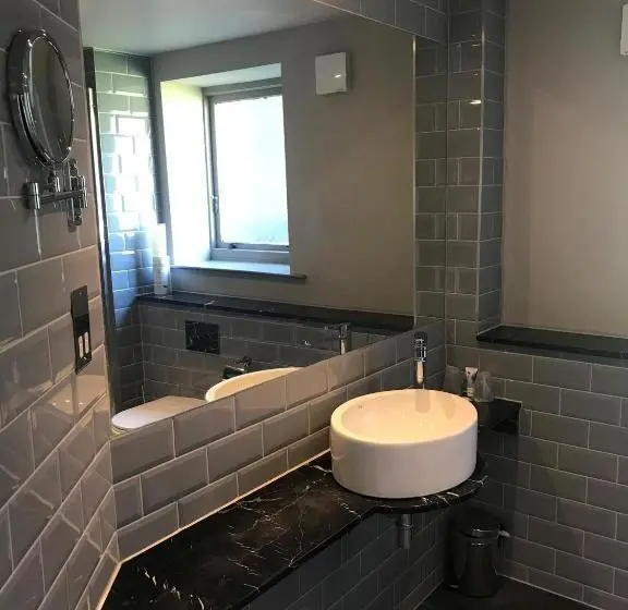 プレミアムルーム, Hunton Park