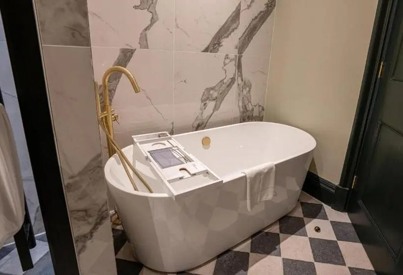 スイート（家族用）, Hunton Park