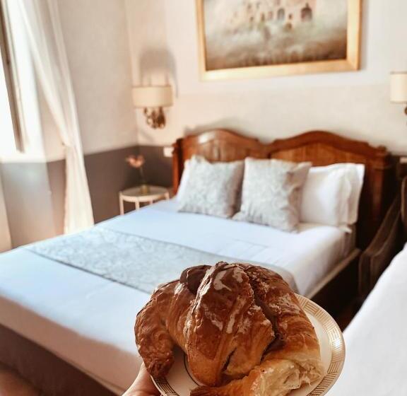 トリプルクラシックルーム, Residenza Sciarra B&B