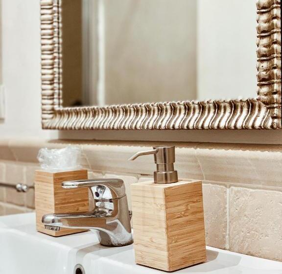 اتاق لوکس چهار تخته, Residenza Sciarra B&B
