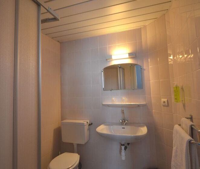 标准间, La Regence