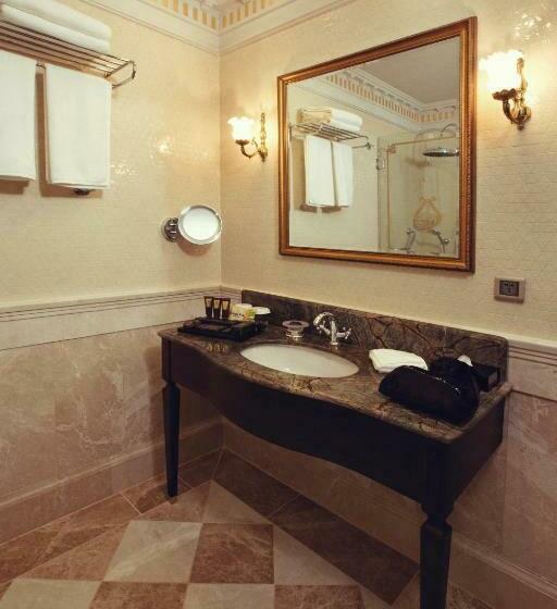 Deluxe Room, Palazzo Donizetti Hotel Special Class