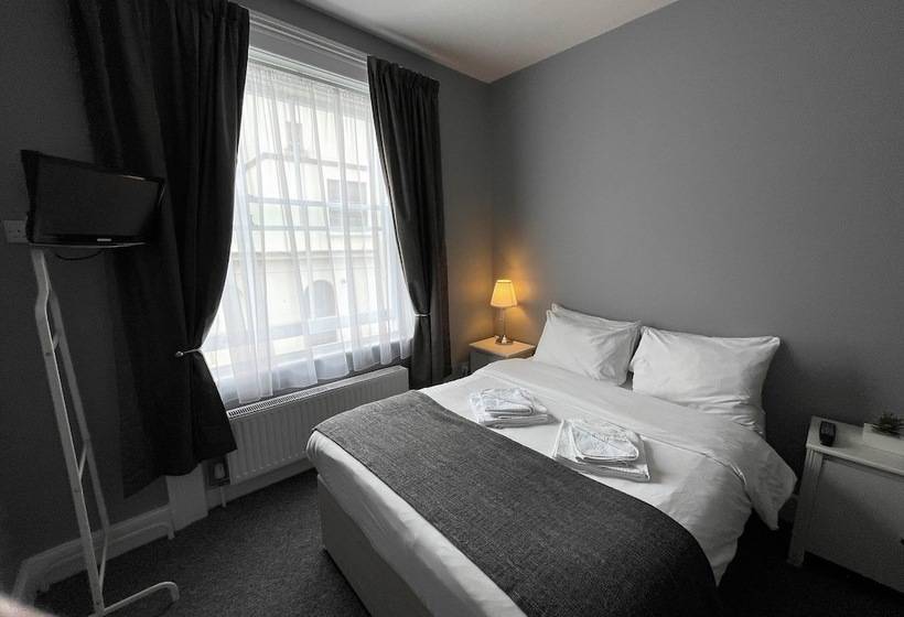 غرفة سوبيريور, Ravna Gora