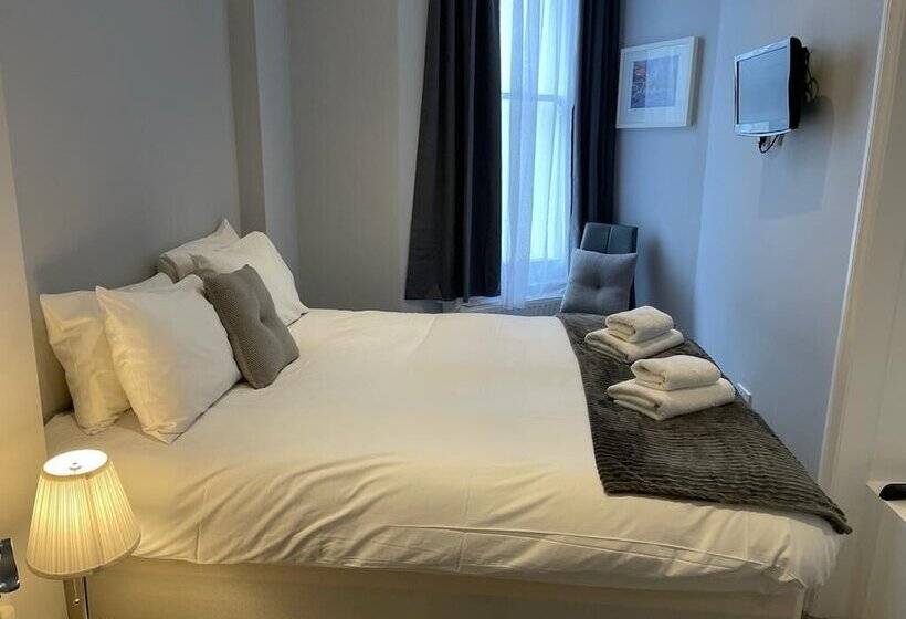 غرفة قياسية, Ravna Gora