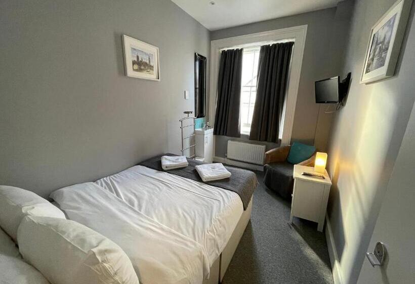 غرفة قياسية حمام مشترك, Ravna Gora