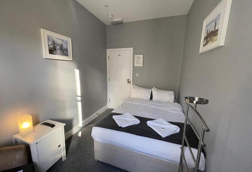 غرفة قياسية حمام مشترك, Ravna Gora