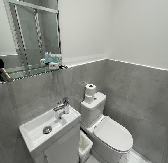 غرفة سوبيريور, Ravna Gora