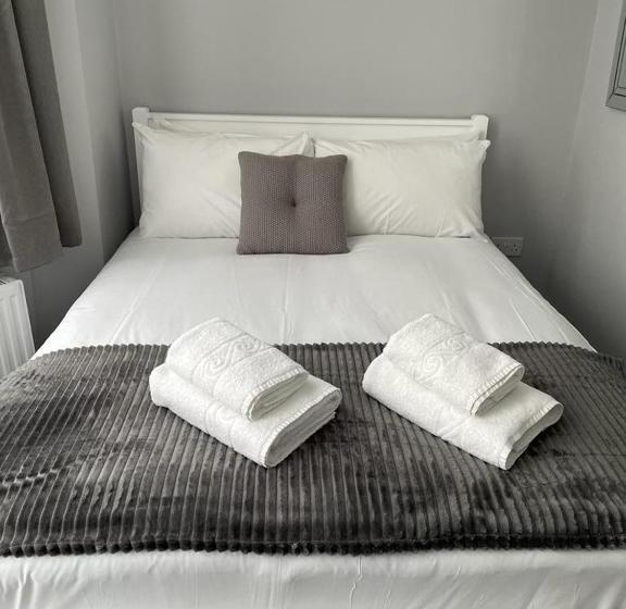 غرفة قياسية, Ravna Gora