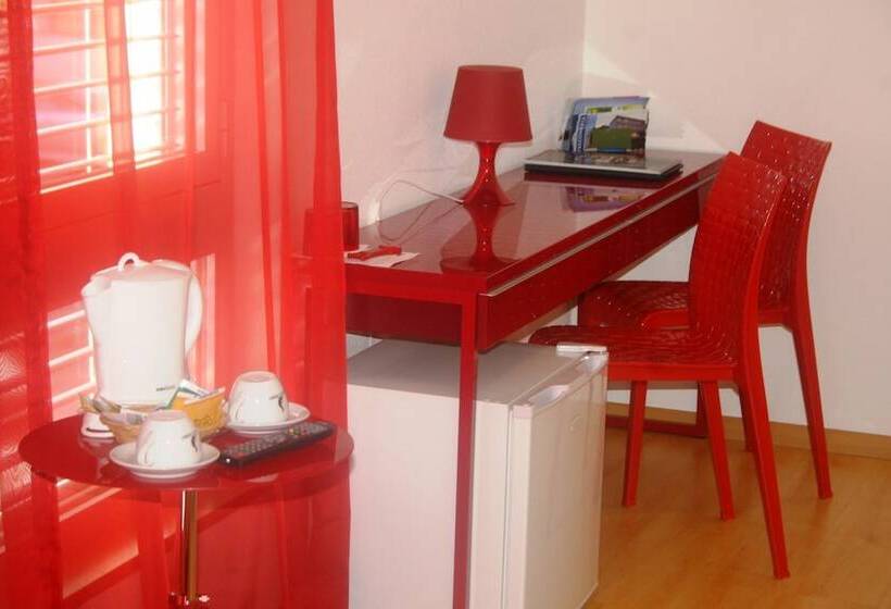 اتاق اکونومی, Rovere