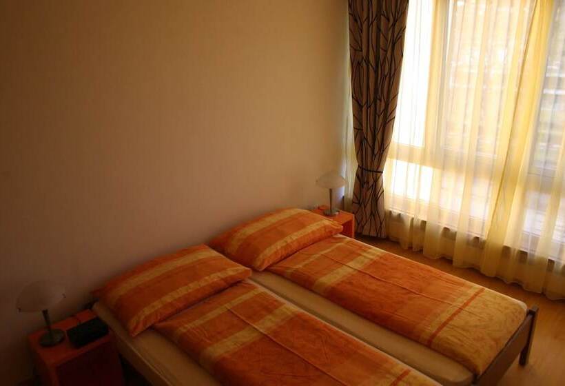 Quarto Estandar, Rovere