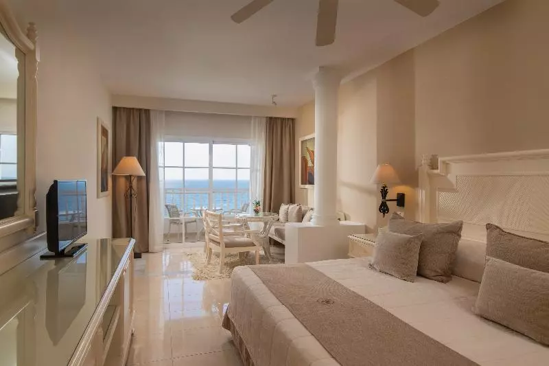 景色の見えるデラックスルーム, Swiss Grand Xiamen Harbour View
