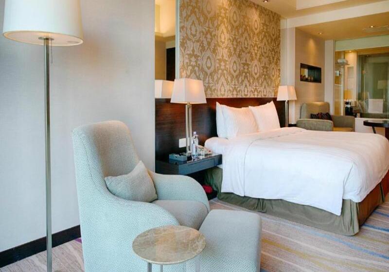Номер Deluxe, Swiss Grand Xiamen Harbour View