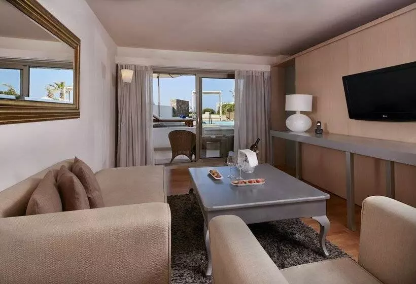 سوییت سوپریور با چشمانداز دریا, The Island Hotel Adults Only