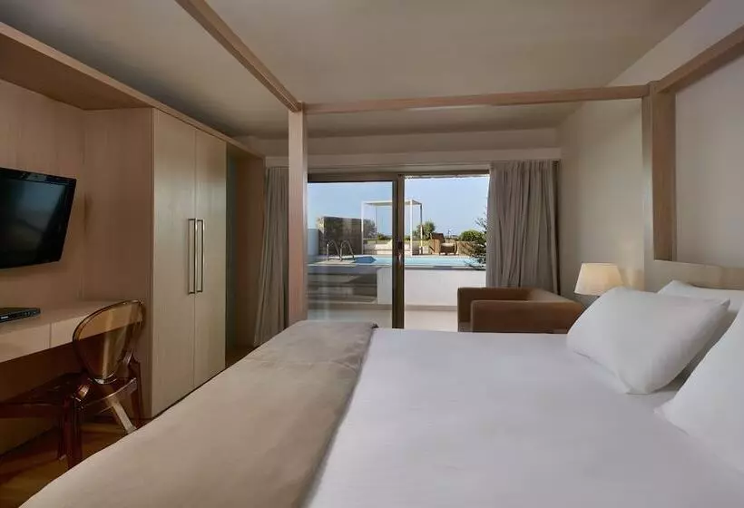 سوییت سوپریور با چشمانداز دریا, The Island Hotel Adults Only