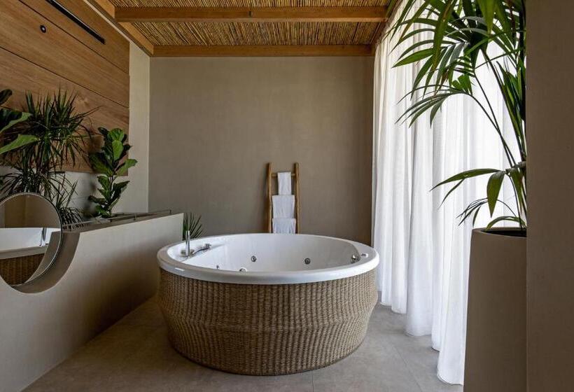 Люкс с Бассейном, Unique Blue! Resort And Villas Adults Only