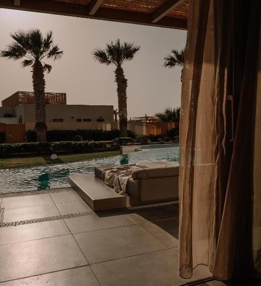 חדר סטנדרט נוף לבריכה, Unique Blue! Resort And Villas Adults Only