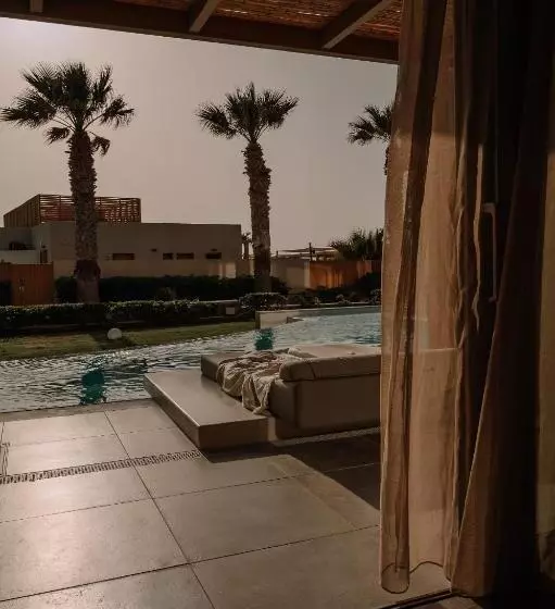 プールビュースタンダードルーム, Unique Blue! Resort And Villas Adults Only