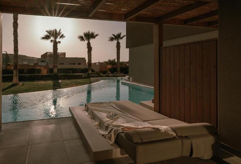 חדר סטנדרט נוף לבריכה, Unique Blue! Resort And Villas Adults Only