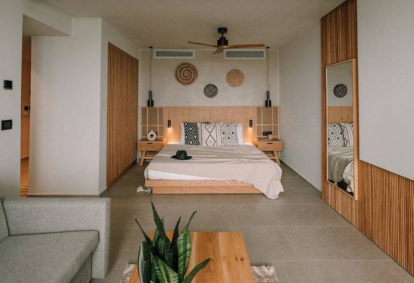 חדר סופריור צדדי נוף לים, Unique Blue! Resort And Villas Adults Only