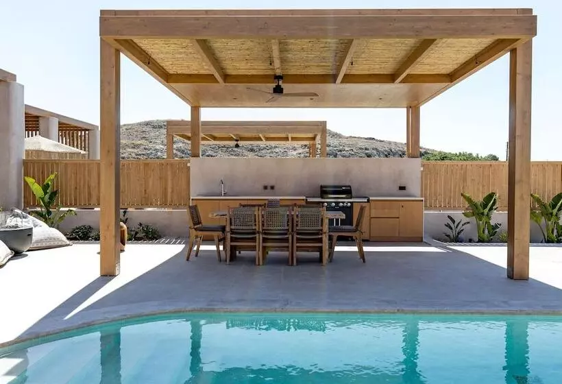 オーシャンビュースイート, Unique Blue! Resort And Villas Adults Only
